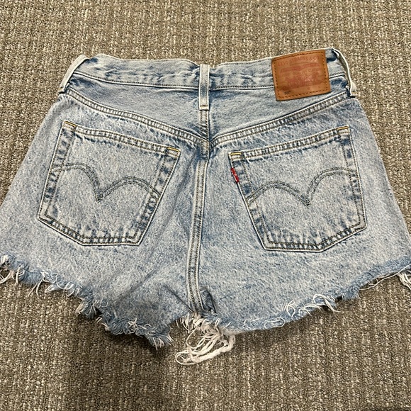 Levi Jean shorts - Picture 2 of 2